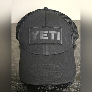 Men's Yeti Triple Black Snapback Trucker Hat, Adjustable Size